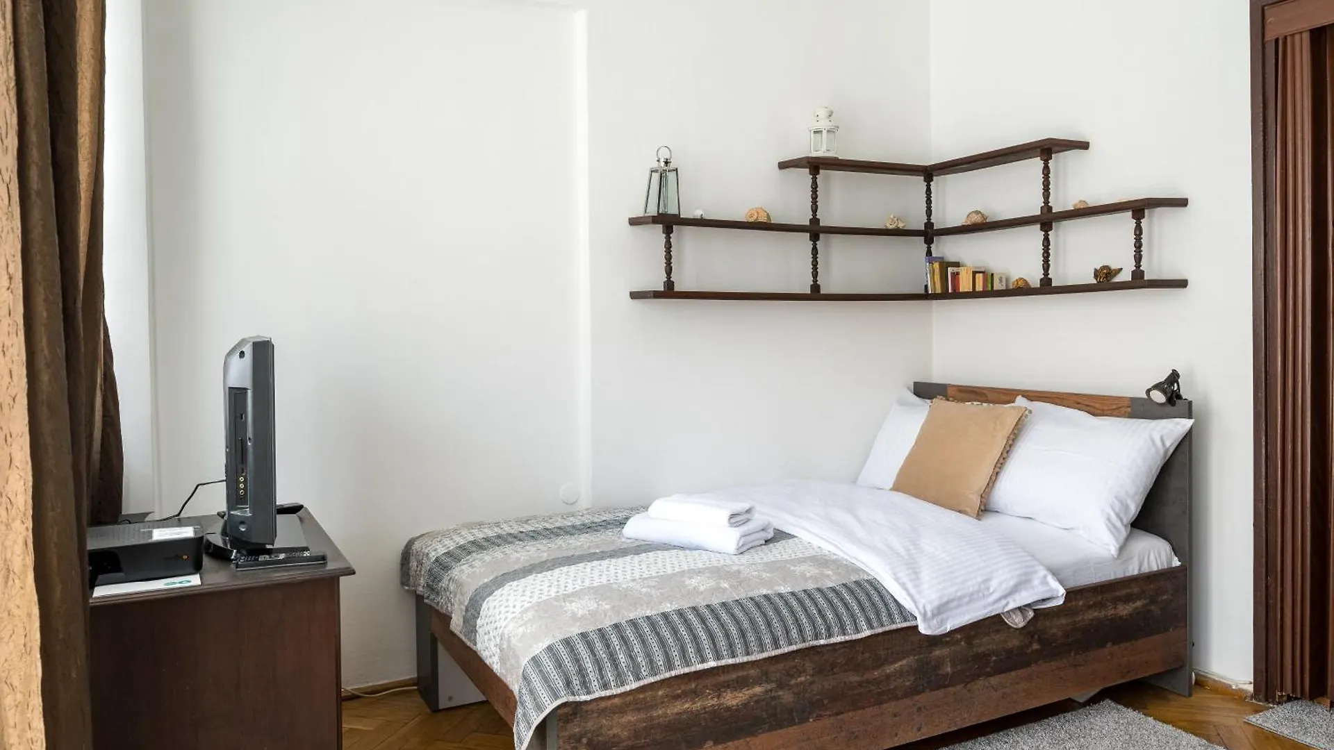 Plac Konstytucji Homely Studio Warsaw 0*,  Poland